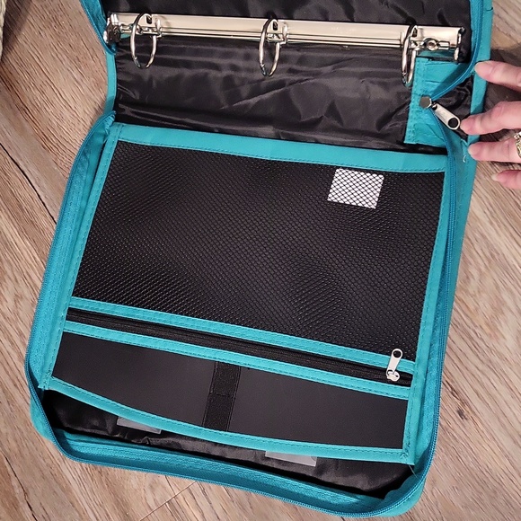 Hilroy Jungle Binder - Picture 3 of 7